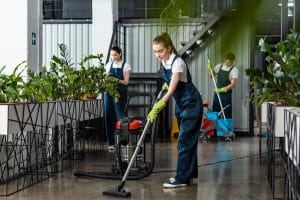 cleaning office common areas-min